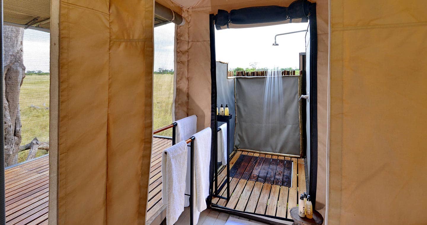 Bathroom at Nogatsaa Pans Lodge in Chobe, Botswana